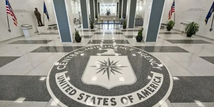 Restructurări masive la CIA: 1.200 de posturi vor fi eliminate