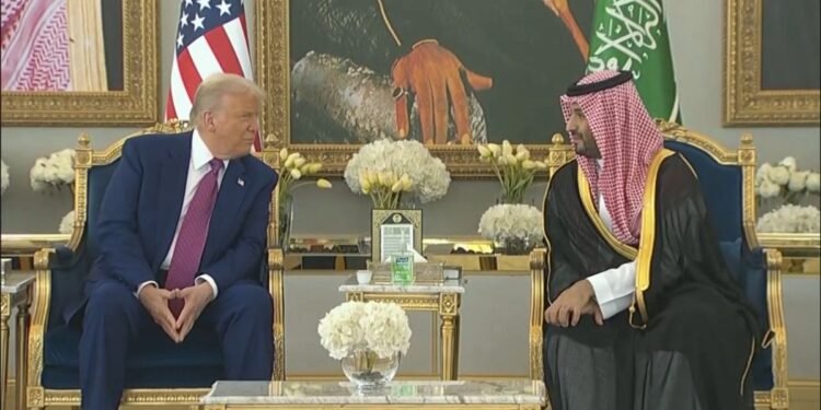 Donald Trump, primit cu mare fast în Arabia Saudită