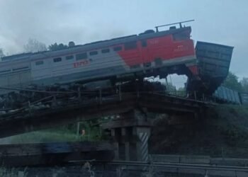 tren deraiat rusia
