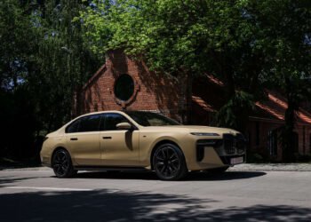 BMW Seria 7 în haine de lux: o configurație de 150.000 € care îți taie respirația