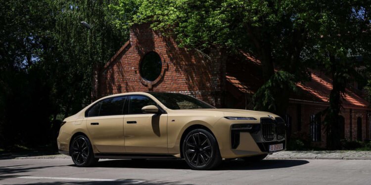 BMW Seria 7 în haine de lux: o configurație de 150.000 € care îți taie respirația