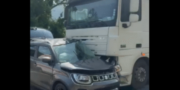 Accident pe DN6, între un autoturism și un autocamion