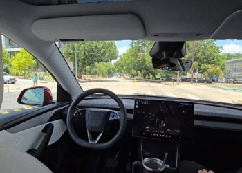 Primul robotaxi Tesla a fost livrat