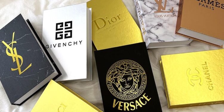 Haine și parfumuri Dior, Chanel, Versace, Ghivenchy false