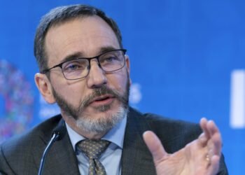 FMI avertizează: Franța riscă supravegherea financiară dacă nu reduce datoria