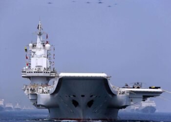 Portavionul chinez „Liaoning” avansează record în Pacificul de Vest