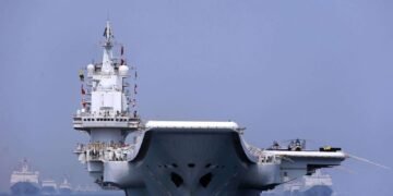 Portavionul chinez „Liaoning” avansează record în Pacificul de Vest