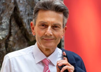 Peste 100 de figuri din SPD cer pace cu Rusia și o schimbare radicală a politicii de apărare a Germaniei