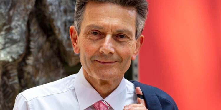 Peste 100 de figuri din SPD cer pace cu Rusia și o schimbare radicală a politicii de apărare a Germaniei