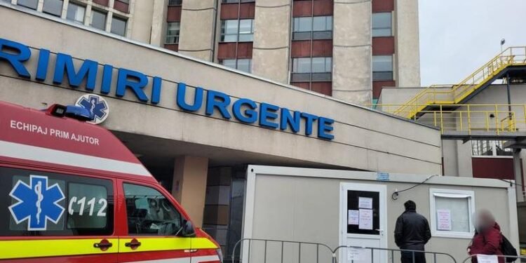 Aparatele stau, medicii pleacă, iar pacienții așteaptă