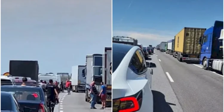 Accident cu trei camioane și trei mașini, pe autostradă