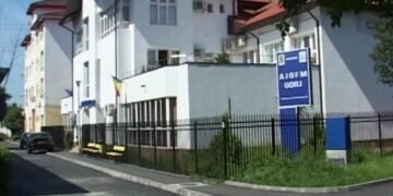 Funcționară din Gorj, hărțuită 13 ani de un obsedat. Legea nu a apărat-o!