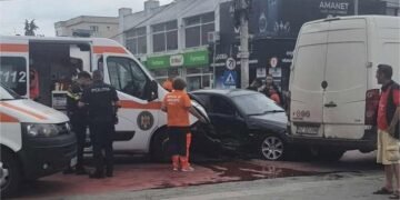 A tăiat calea unei ambulanțe