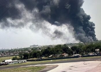 Tragedie aviatică: Un Boeing 787 Air India s-a prăbușit într-o zonă rezidențială, la scurt timp după decolare