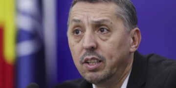 Austeritatea începe cu elevii – bursele sunt o „povară bugetară” în ochii ministrului David