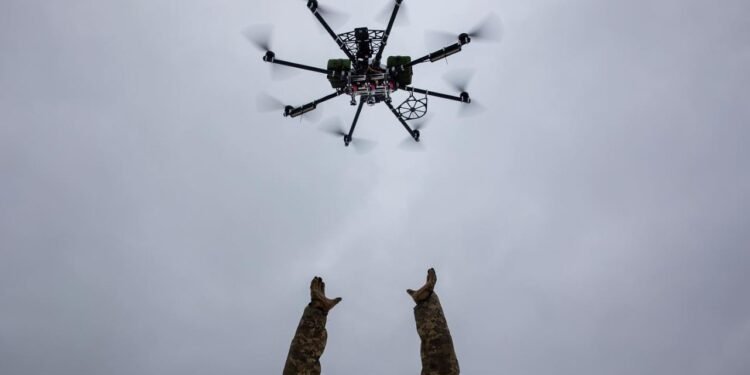 Chinezii scumpesc de 3-4 ori componentele pentru drone