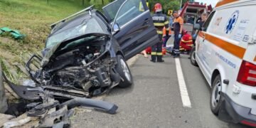 O fetiță din Gorj și bunica ei au murit în accident