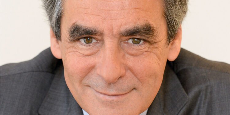 Fostul adversar al lui Macron a fost condamnat