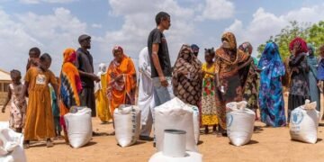 Împinși la foamete, sudanezii mănâncă buruieni pentru a supraviețui