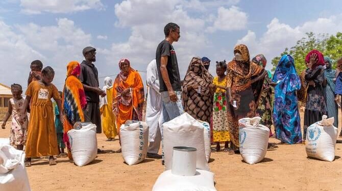 Împinși la foamete, sudanezii mănâncă buruieni pentru a supraviețui