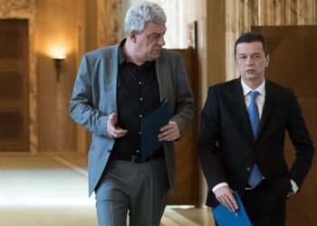 Ședințe secrete în PSD: Grindeanu cere funcția de premier, replici tăioase și jocuri de poker politic
