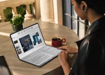 Huawei lansează patru produse premium: laptopuri pliabile, căști inteligente și ecrane spectaculoase
