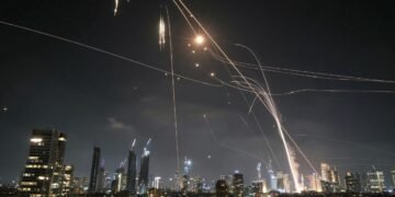 Războiul rachetelor: Iranul lansează atacuri hipersonice, Israelul caută sprijin occidental