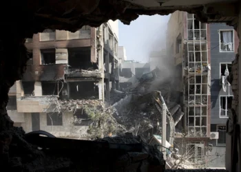 Război deschis între Iran și Israel: schimburi masive de rachete, zeci de morți, riscul extinderii conflictului