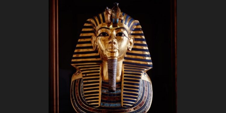 Masca de aur a faraonului Tutankhamon, mutată la alt muzeu