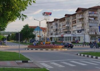 Trei elevi din Motru, condamnați după ce au tâlhărit un coleg în drum spre școală