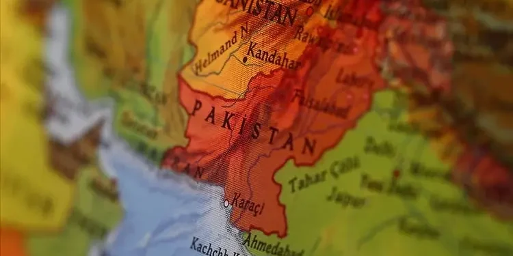 Atac cu bombă asupra unui convoi militar în Pakistan