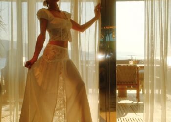 Paris Hilton a ajuns la Craiova! Vedeta internațională, cap de afiș la festivalul IntenCity 2025