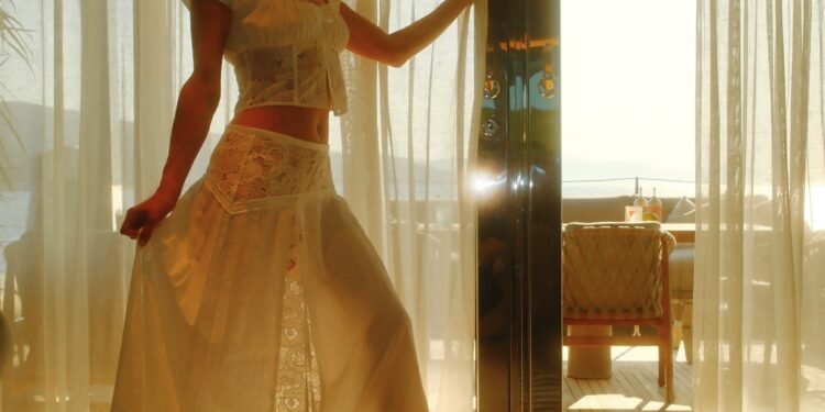 Paris Hilton a ajuns la Craiova! Vedeta internațională, cap de afiș la festivalul IntenCity 2025