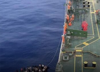 Un petrolier kuweitian salvează 40 de refugiați în Marea Mediterană, în drum spre Egipt