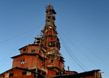 A înălțat o „piramidă” de 10 etaje în mijlocul unei stațiuni de lux: „La început a fost practic, apoi a devenit pasiune”