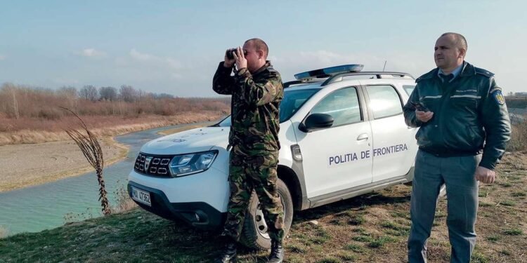 Doi ucraineni prinși la frontieră cu o sumă colosală