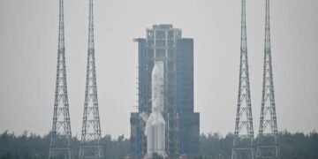 China accelerează spre Lună cu rețeaua spațială Queqiao, în timp ce SUA se confruntă cu tăieri bugetare istorice