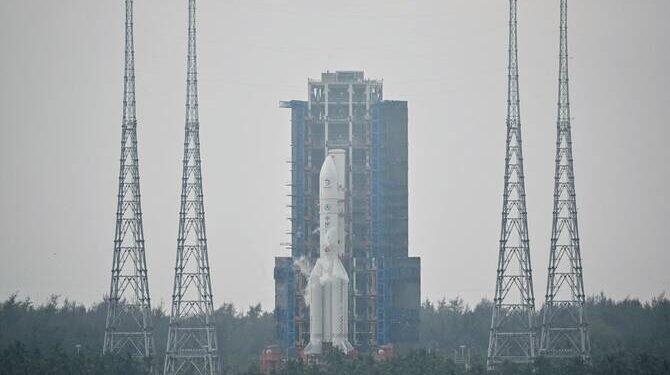 China accelerează spre Lună cu rețeaua spațială Queqiao, în timp ce SUA se confruntă cu tăieri bugetare istorice