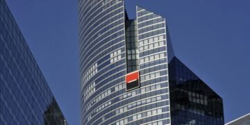 Percheziții la Société Générale în Franța și Luxemburg: suspiciuni de spălare de bani și fraude fiscale