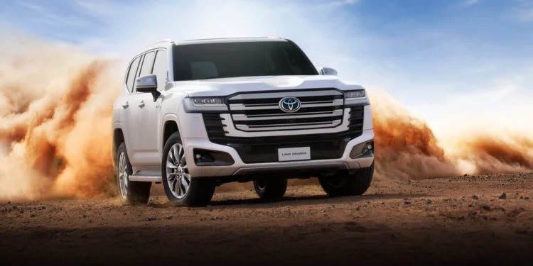 Toyota lansează primul Land Cruiser hibrid: 457 CP, performanță record și tehnologie de top