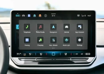 Volkswagen recunoaște greșeala: Butoanele fizice revin pe volan și bord