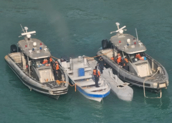 Premieră în Columbia: Un semisubmersibil autonom, dotat cu Starlink, capturat înainte să transporte cocaină