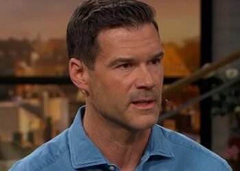 Ministru avertizat de servicii despre apucăturile fiului său