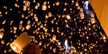 Tradiția felinarelor zburătoare, interzisă definitiv la Vabre: „Este festivalul copilăriei noastre”