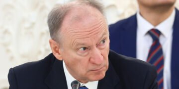 Amenințări nucleare din Est: Rusia acuză Marea Britanie că provoacă un conflict mondial și manipulează relația Trump–Putin