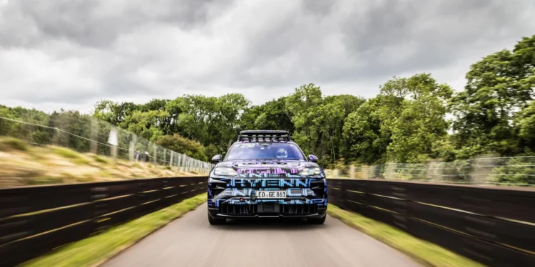 Noul Porsche Cayenne Electric stabilește recorduri și redefinește performanța SUV-urilor electrice