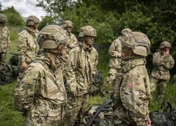 Danemarca introduce serviciul militar obligatoriu pentru femei