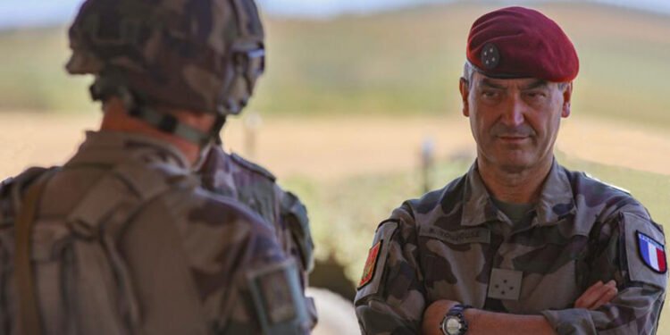 Franța ar putea avea serviciu militar obligatoriu, din toamnă