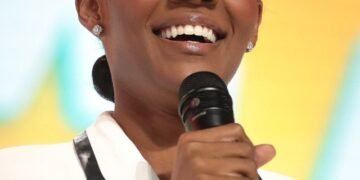 Susține că Brigitte Macron s-a născut bărbat. Acum e dată în judecată!