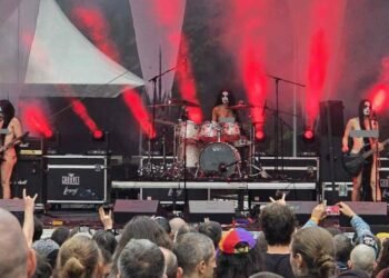 Scandal la un festival de rock în Râșnov: Membrele trupei Witch Club Satan s-au dezbrăcat complet pe scenă